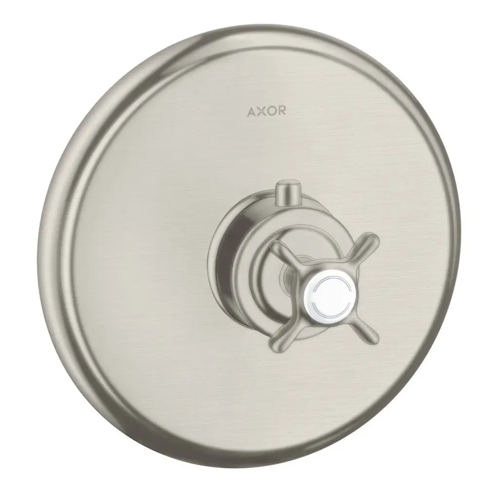 Thermostat-Armatur in Edelstahl-Optik mit einem Kreuzgriff, montiert auf einer runden Platte. Marke AXOR ist sichtbar.